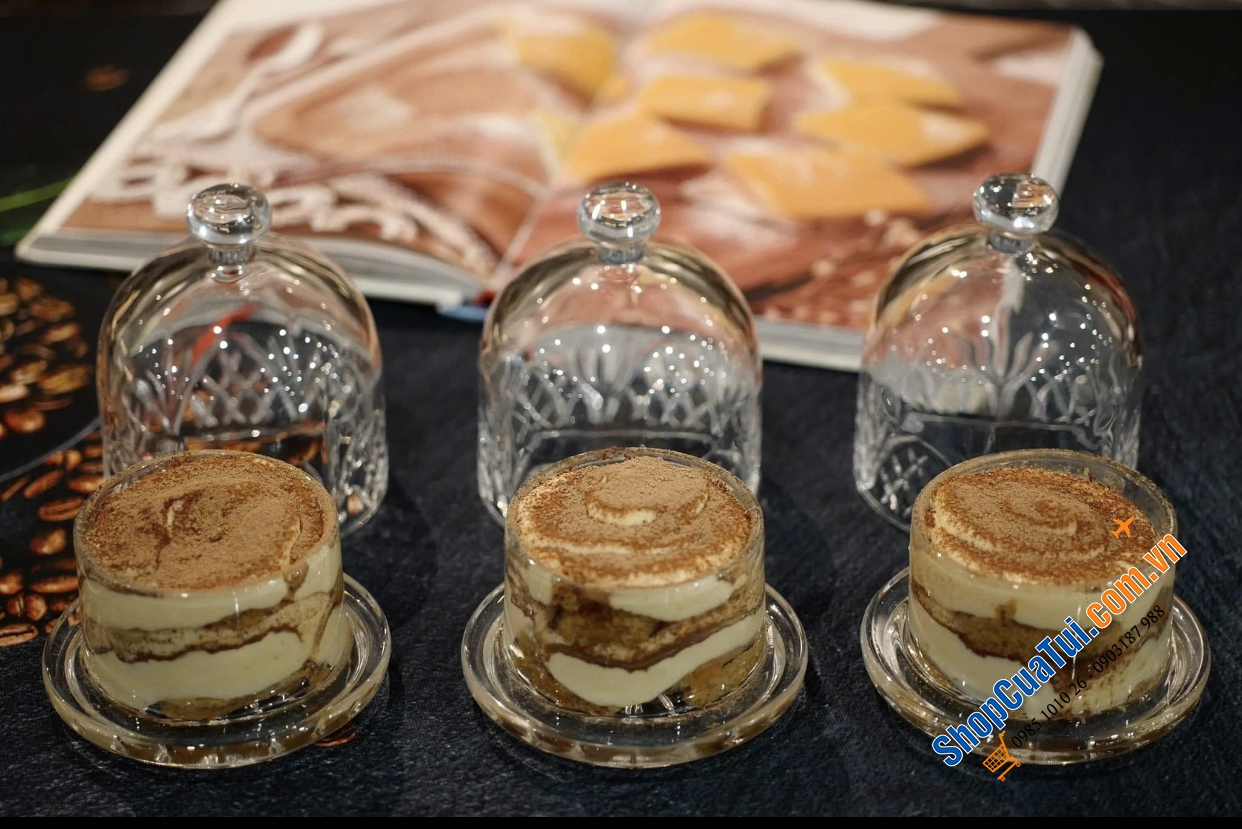 Set 3 hũ đựng bánh bơ mini Dome Dublin thuỷ tinh pha lê, bày trên bàn trà rất xinh - Sét 3 Hũ Dublin mini có chụp 11cm nhỏ nhỏ xinh xinh.