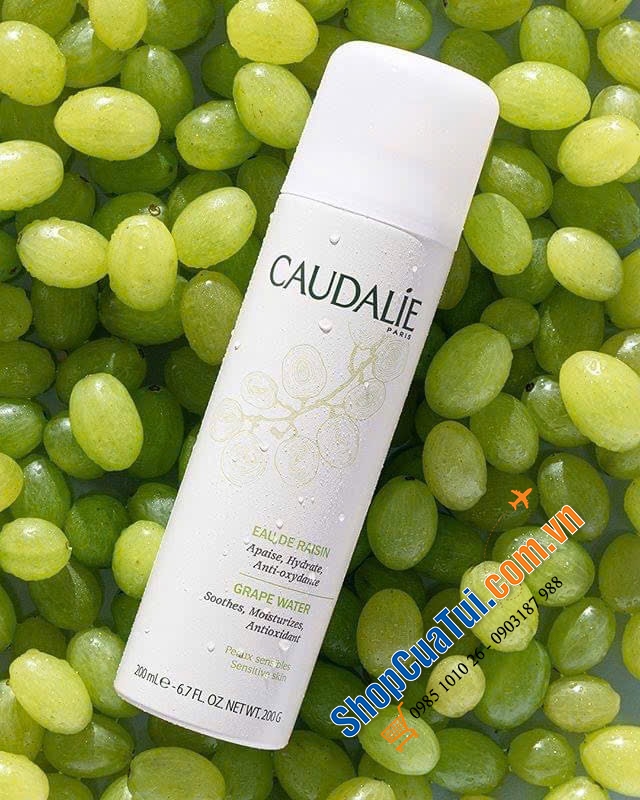 Xịt nước nho Caudalie eau de Rasin grape water 200 ml - bù ẩm, giàu muối khoáng, cho làn da mềm mại, sảng khoái