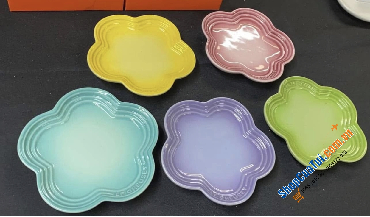 Set 5 đĩa hoa Le Creuset size 14cm màu pastel.