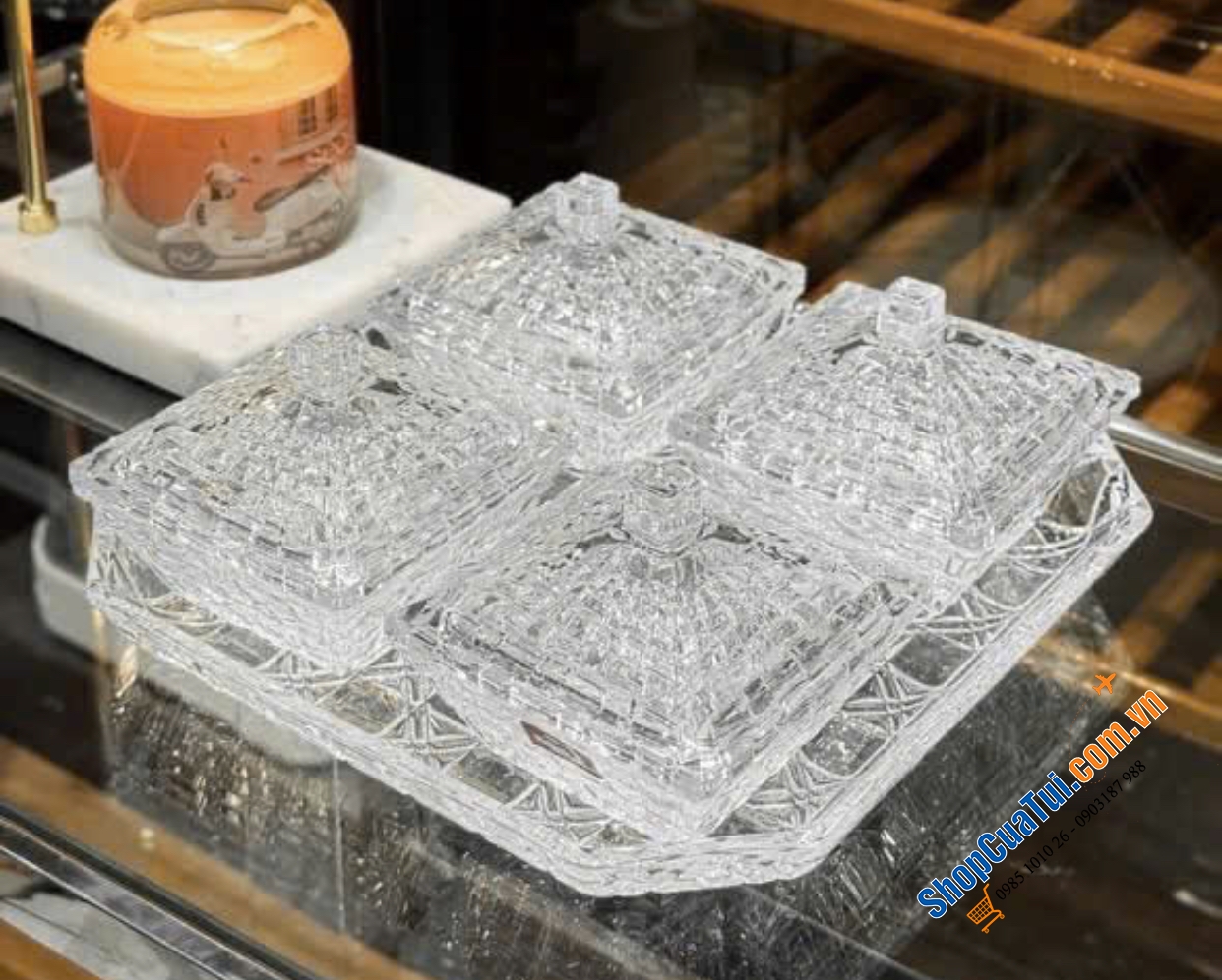 Set 4 thố có nắp Kèm khay pha lê Vessen.