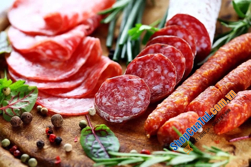 Salami que Tyrolini thịt heo của Đức 90g vị truyền thống hoặc xông khói - Xúc xích khô hàng nội địa Đức ăn vào chỉ mê mẩn, ngon tấm tắc