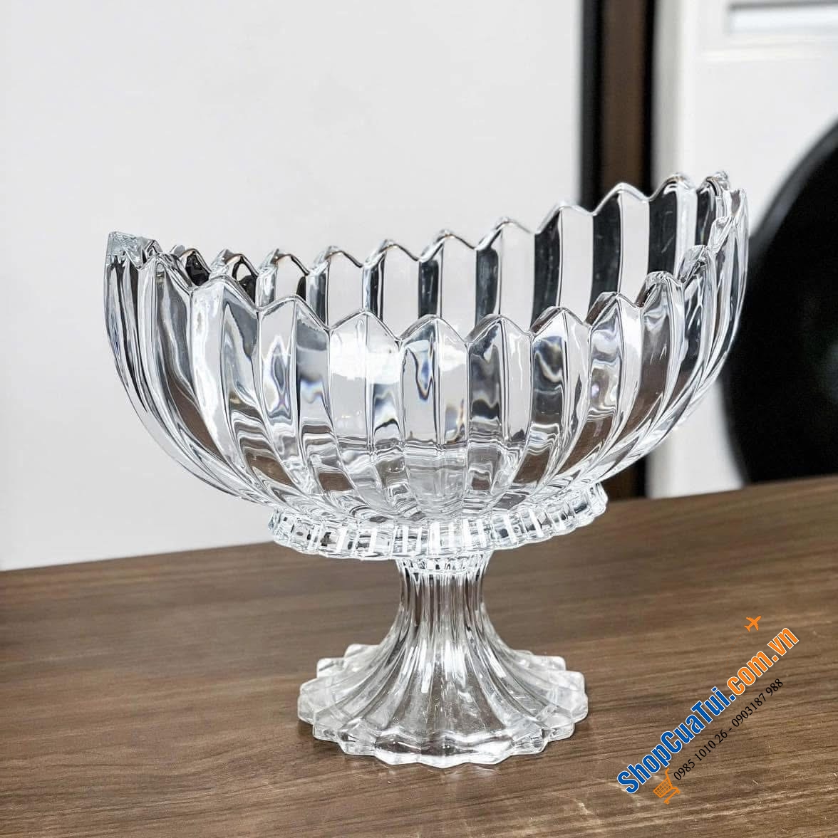 Chân bồng thuyền phong cách hoàng gia Vessen.