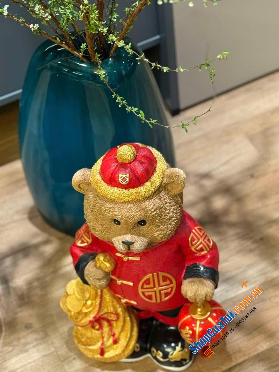 Rực rỡ với Gấu Tết Lunar new year bear từ siêu thị Costco 31,5 x 23,6 x 48cm