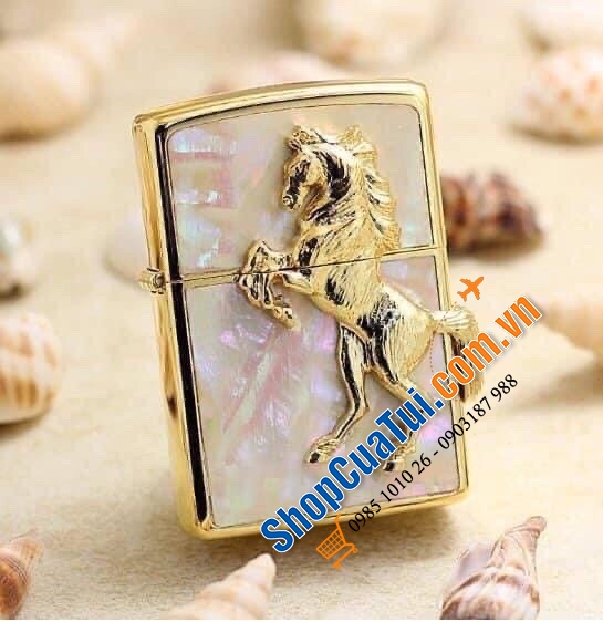Bật lửa Zippo ngựa vàng mã đáo thành công - chú ngựa mạ vàng khắc nổi đầy tinh xảo nổi bật
