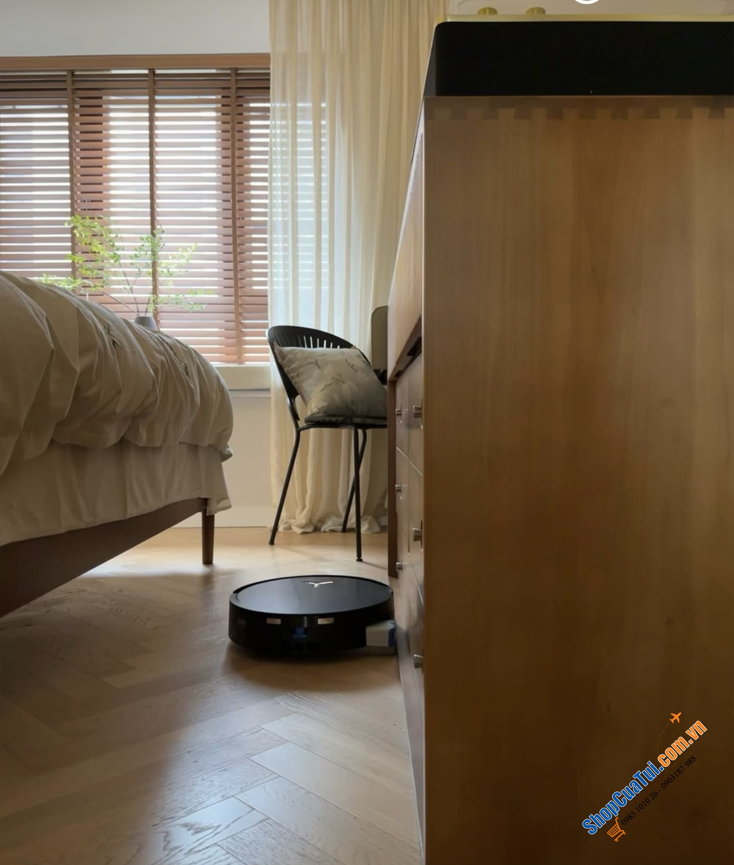 Robot hút bụi, lau nhà ECOVACS DEEBOT X8 PRO OMNI dẫn đầu công nghệ làm sạch với con lăn tái tạo nước đầu tiên trên thế giới