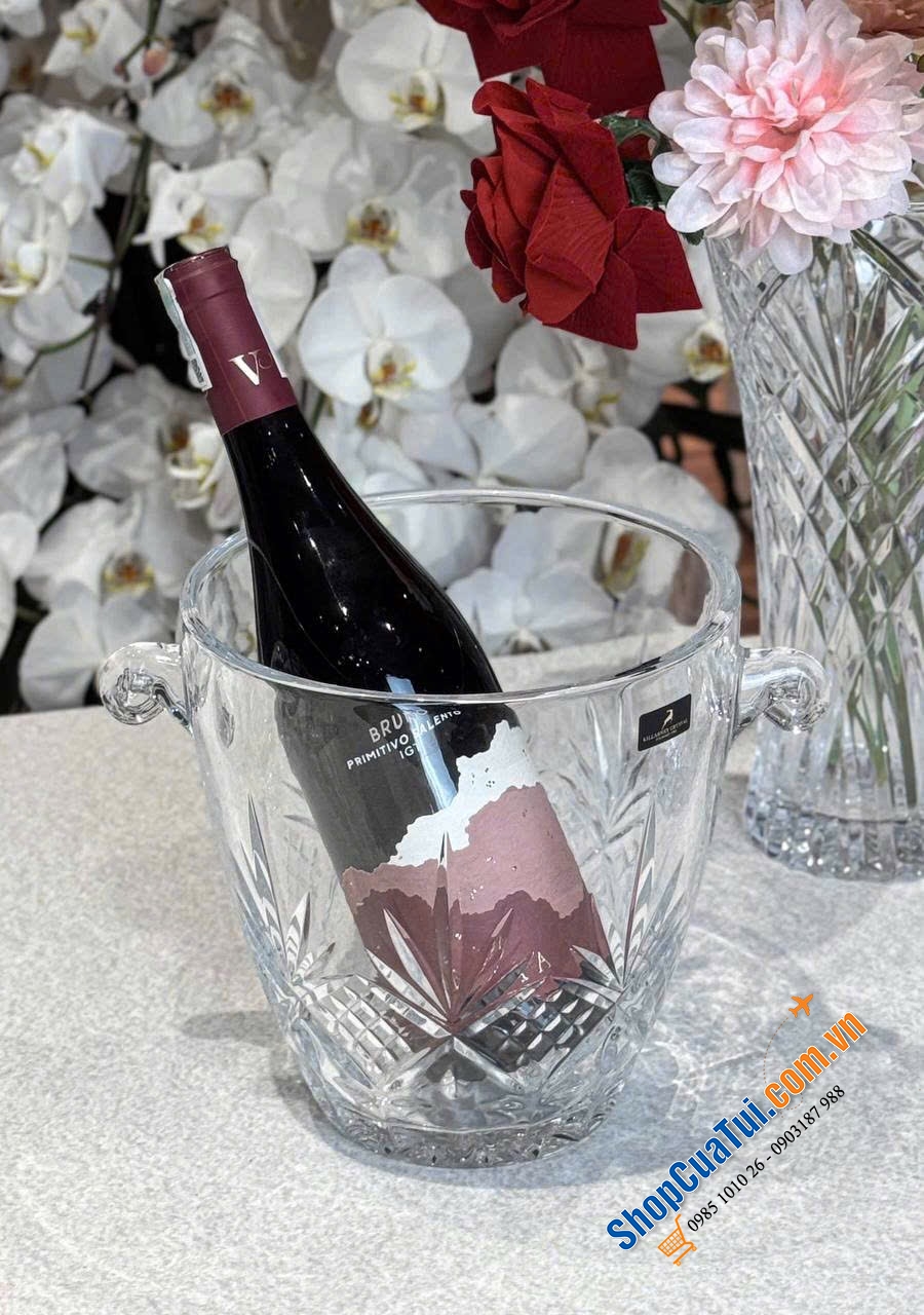 Lọ hoa pha lên Killarney Trinity 29cm với thiết kế độc đáo và hoa văn Trinity đặc trưng