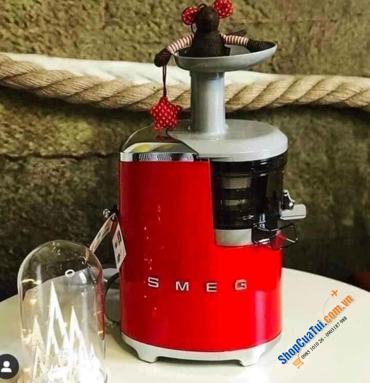 Ép chậm SMEG SJF01RDEU màu đỏ siêu đẹp.