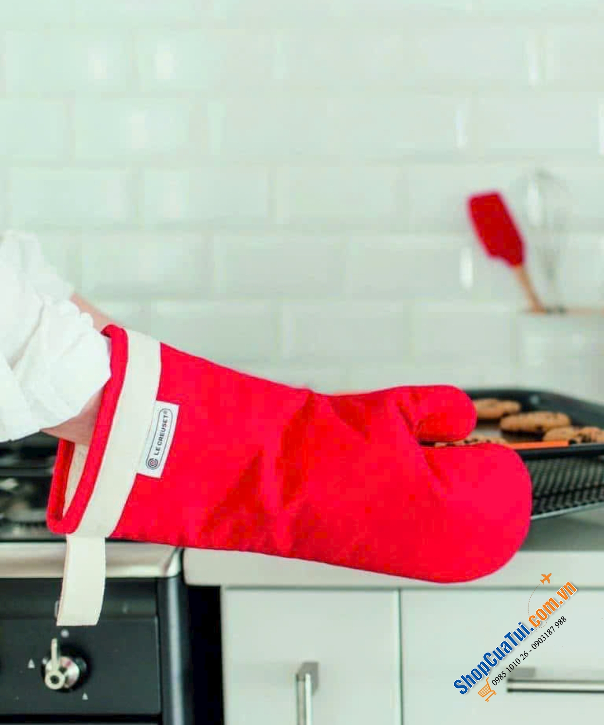 GĂNG TAY BỎ LÒ LE CREUSET CAO CẤP MẦU ĐỎ.