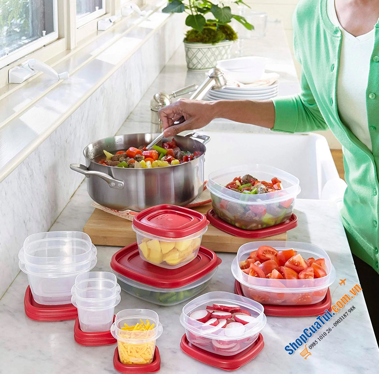 Hộp đựng thực phẩm Rubbermaid TakeAlongs 40 món (20 Hộp) màu đỏ Ruby - Made in USA